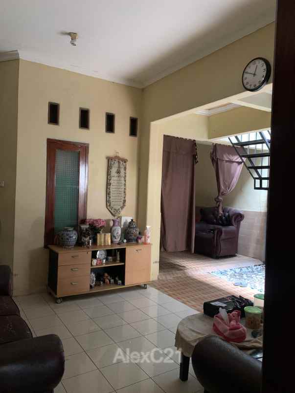 dijual kost tebet barat