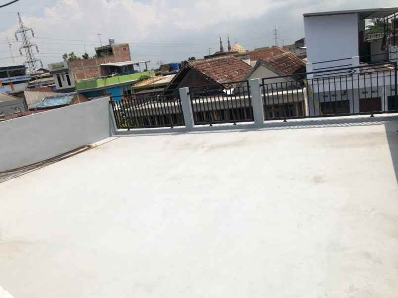 dijual kost tlogomas