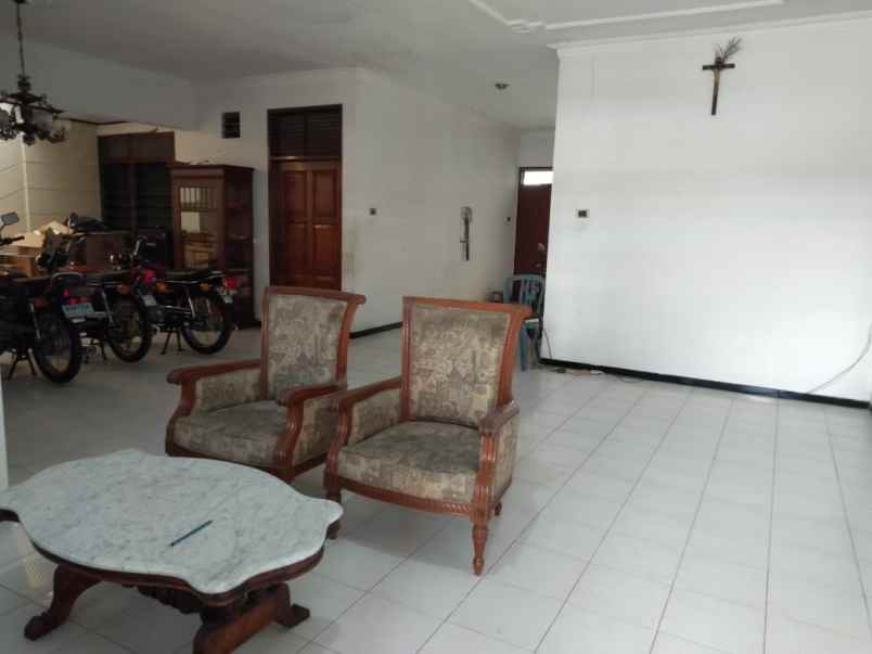 dijual murah dan cepat rumah hitung tanah