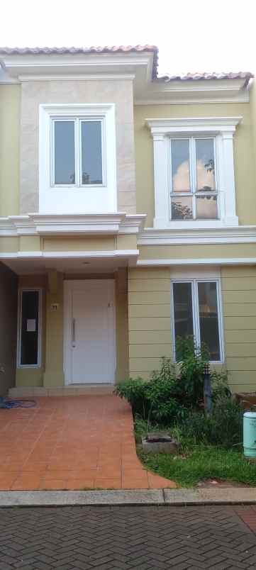 dijual murah rumah strategis gading serpong