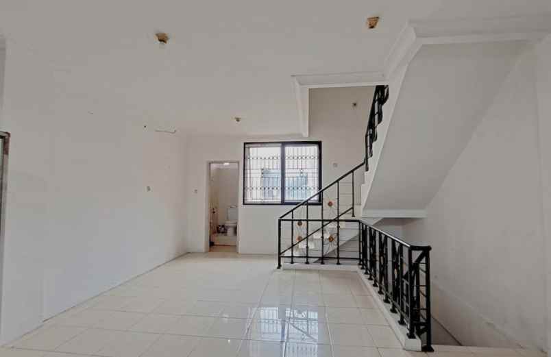 dijual ruko gudang kantor jalan cluster aralia kota