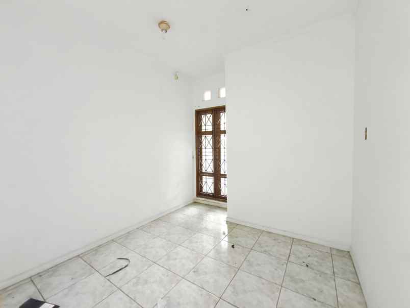 dijual rumah 1 tingkat komplek cemara asri jalan pinus