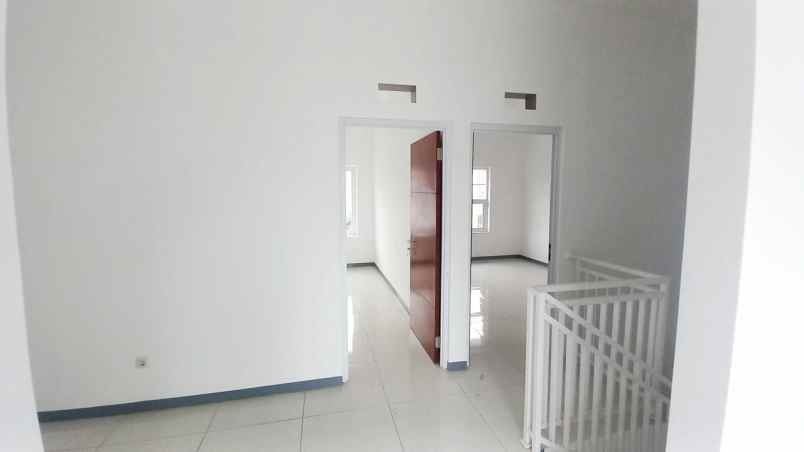 dijual rumah 18 land residence