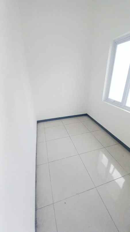 dijual rumah 18 land residence