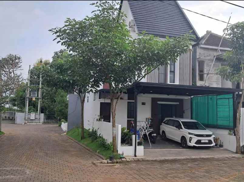 dijual rumah 2 lantai dekat binus malang