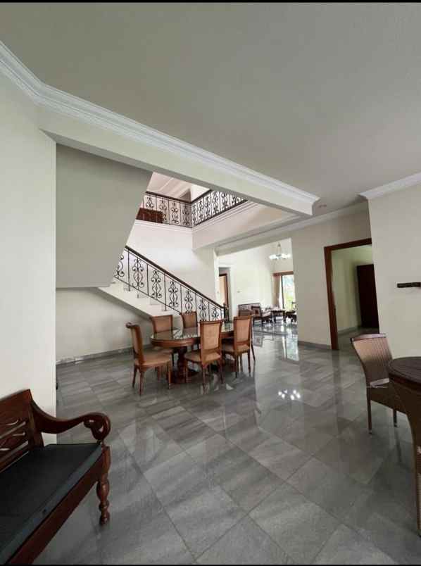 dijual rumah ampera ragunan pasar