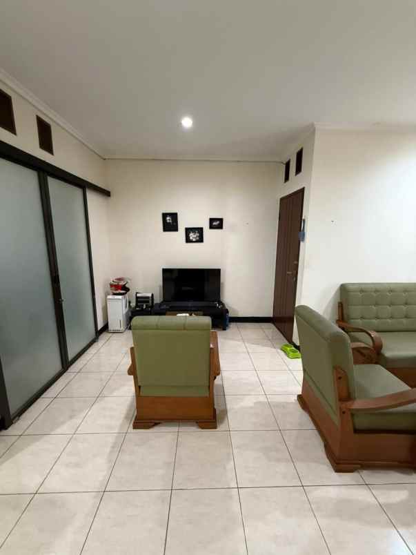 dijual rumah antapani
