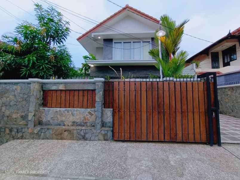 dijual rumah asri garden luas di bintaro jaya sektor3