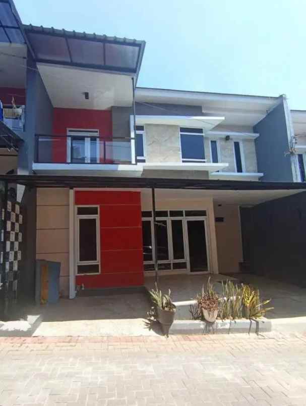 dijual rumah bagus bawah pasaran dekat pemkot cimahi