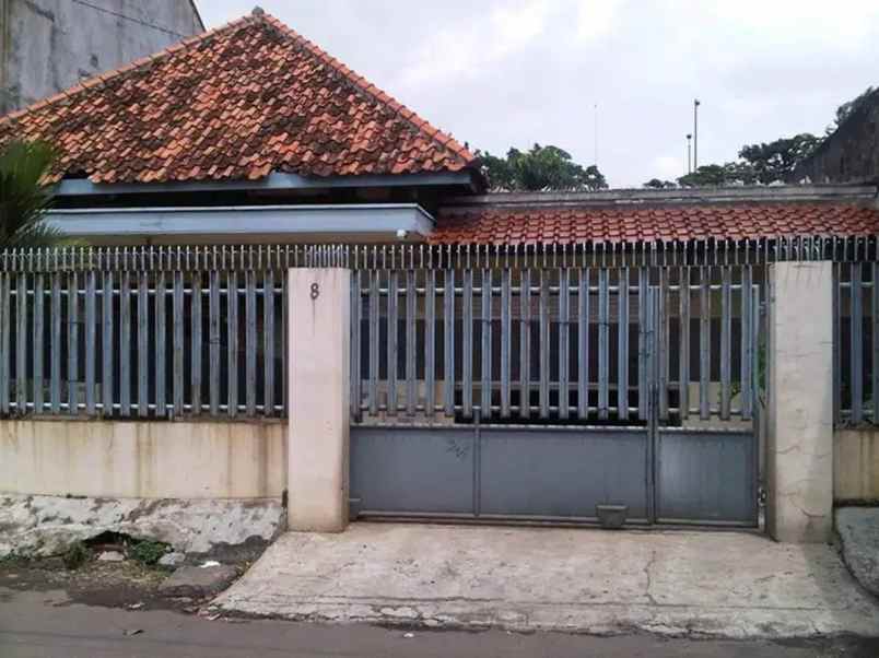 dijual rumah bali mester kec jatinegara