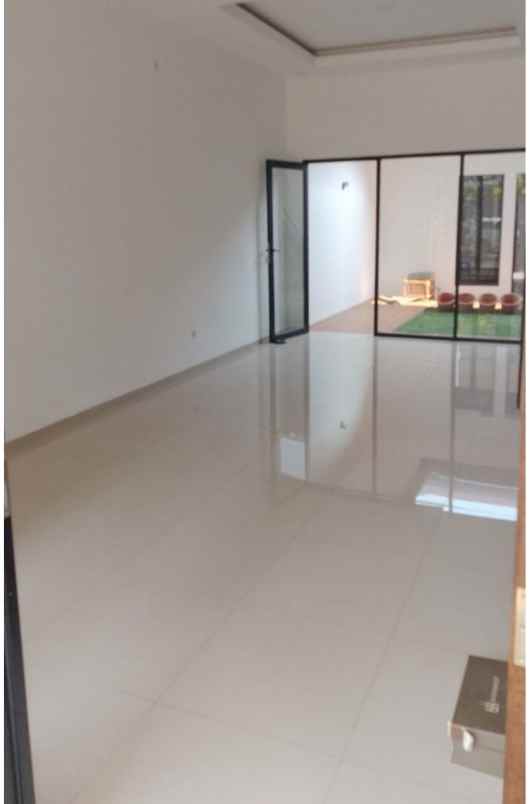 dijual rumah bangunan baru di puri cinere depok
