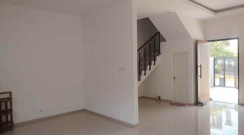 dijual rumah bangunan baru di puri cinere depok