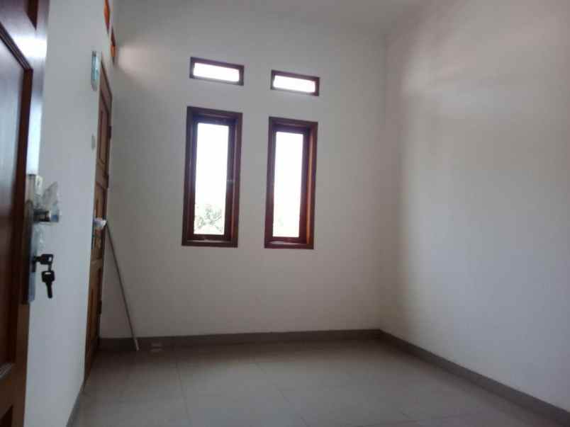 dijual rumah baru jalan suryalaya buah batu bandung