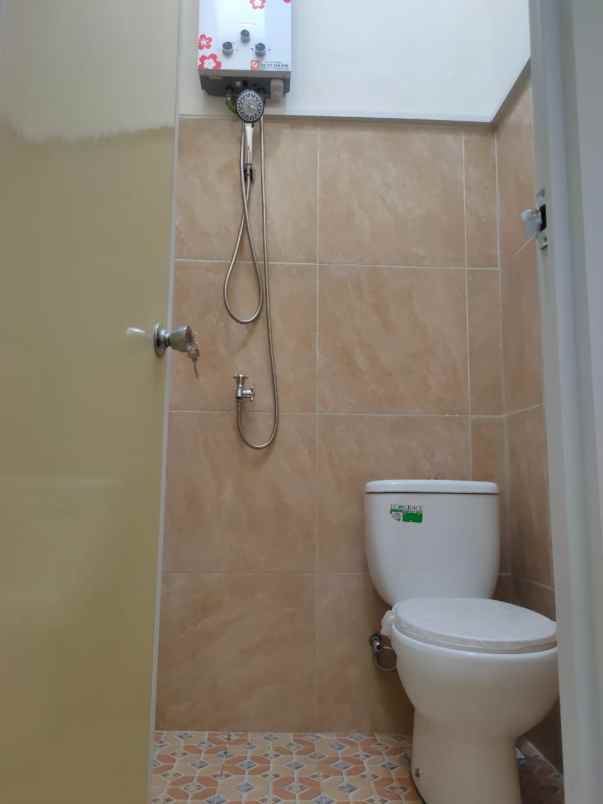 dijual rumah baru lokasi asrikaton malang