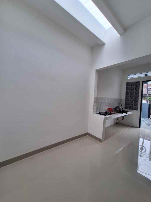 dijual rumah baru modern scandinavian dalam komplek