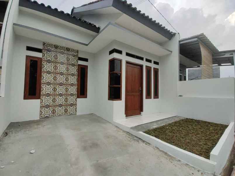 dijual rumah baru tampilan modern harga perdana