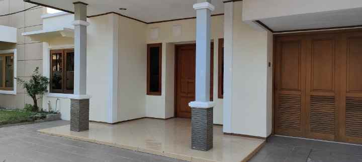 dijual rumah bintang diponggo