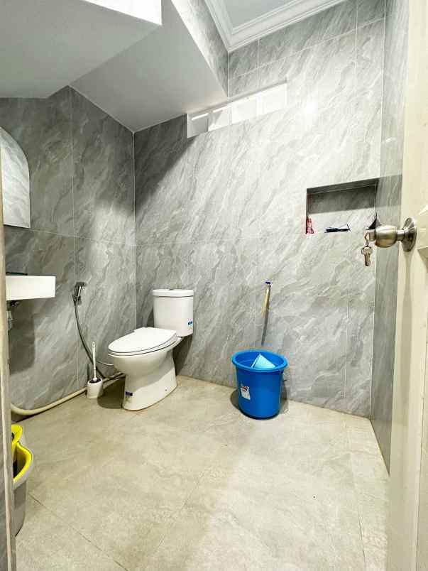 dijual rumah bintara