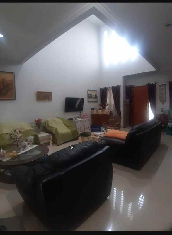 dijual rumah buahbatu