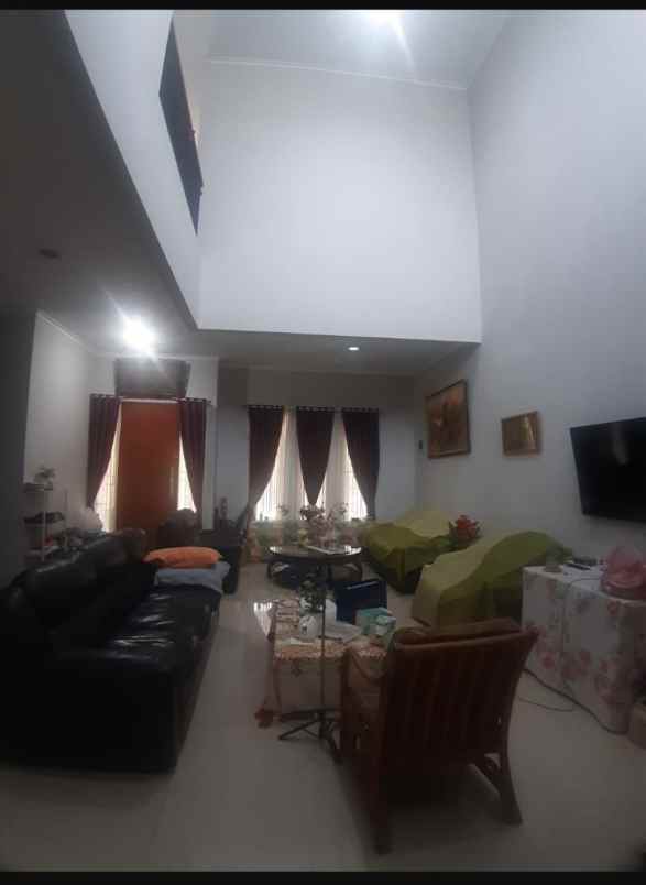 dijual rumah buahbatu
