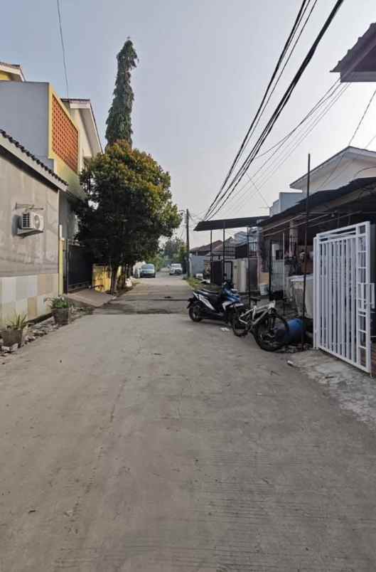 dijual rumah bulevar hijau