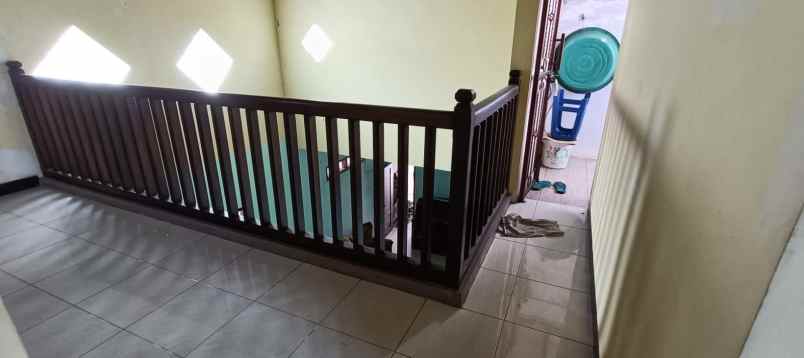 dijual rumah bunga bunga