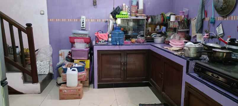 dijual rumah bunga bunga