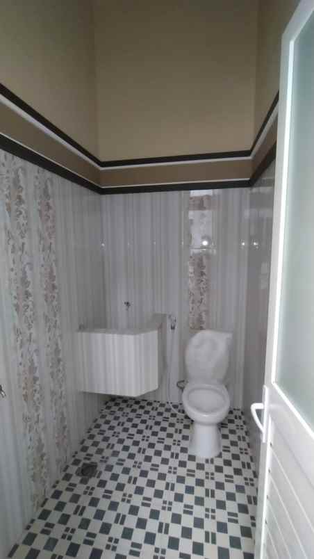 dijual rumah bunga bunga