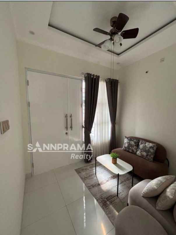 dijual rumah cantik semi furnished siap huni