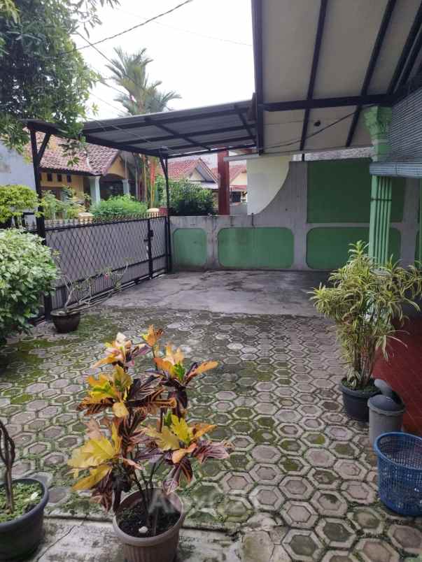 dijual rumah ceger