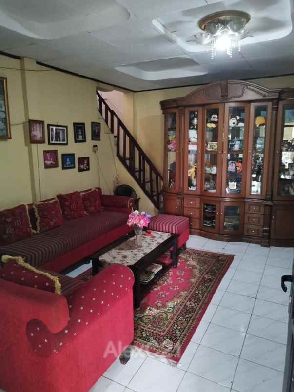 dijual rumah ceger