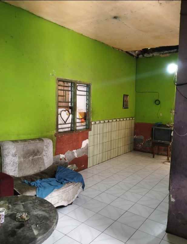 dijual rumah cemengkalang