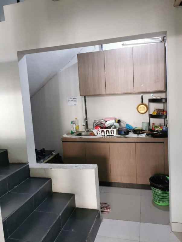 dijual rumah central park mulyosari