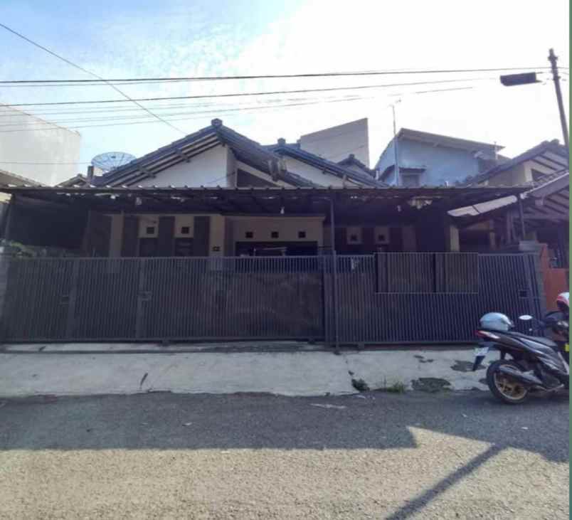 dijual rumah cibaduyut