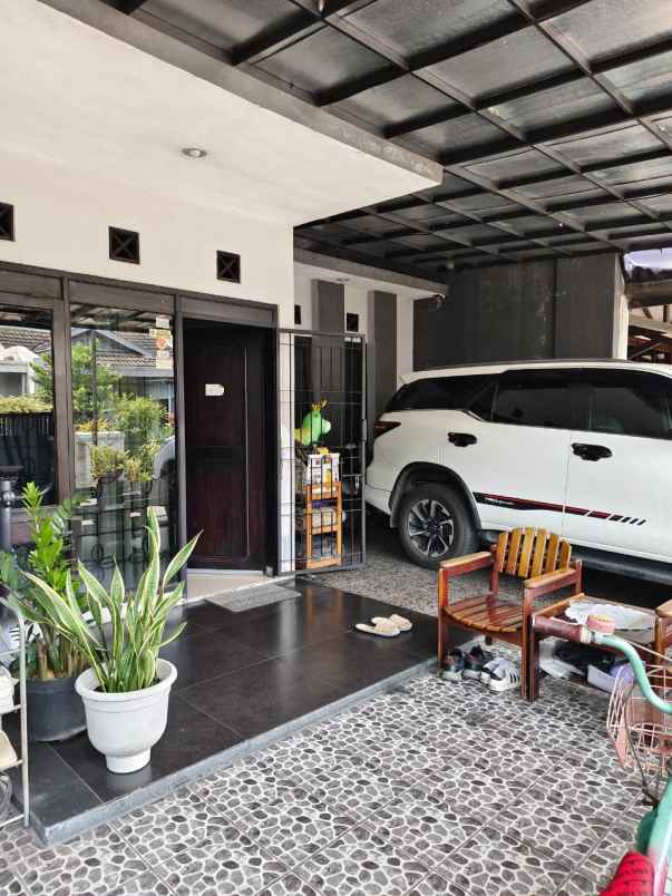 dijual rumah cibaduyut