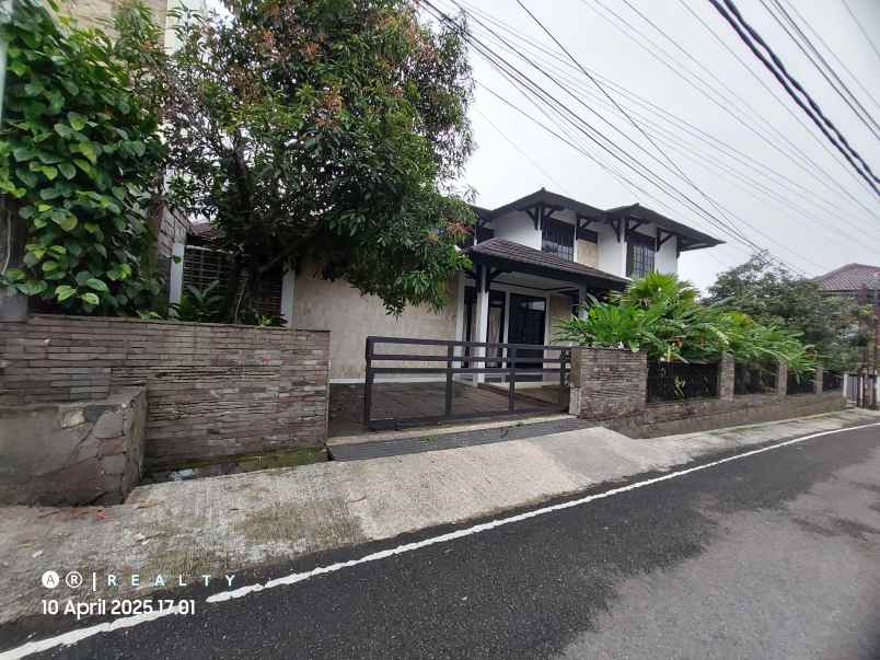 dijual rumah cigadung dago bandung