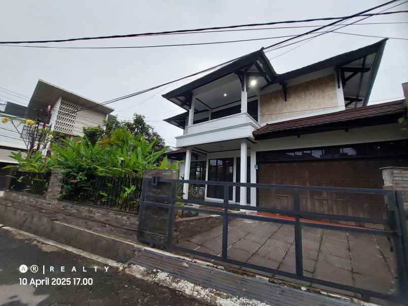 dijual rumah cigadung dago bandung