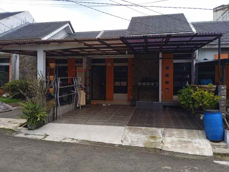 dijual rumah cihanjuang