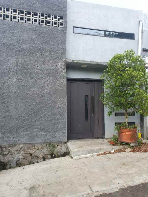 dijual rumah cihanjuang