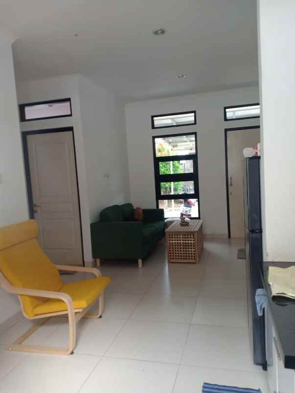 dijual rumah cihanjuang