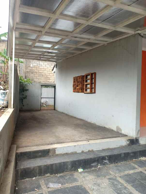 dijual rumah cihanjuang