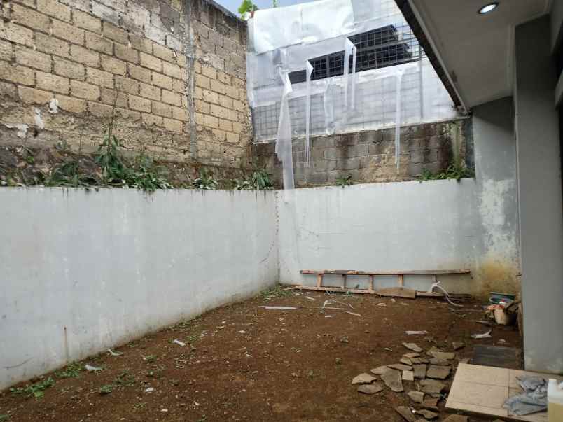 dijual rumah cihanjuang