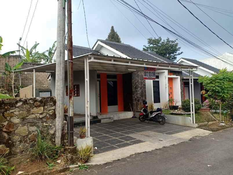 dijual rumah cihanjuang