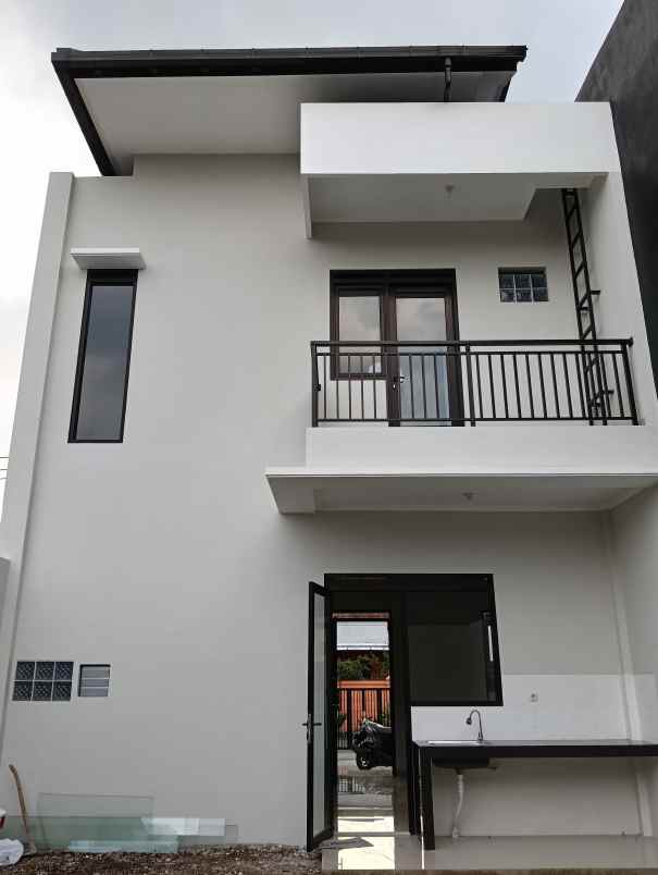 dijual rumah cihanjuang