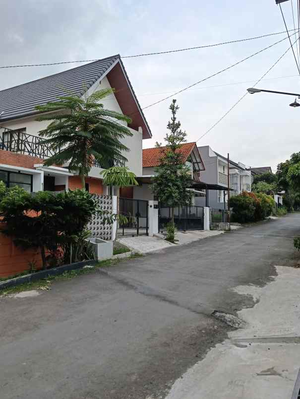 dijual rumah cihanjuang