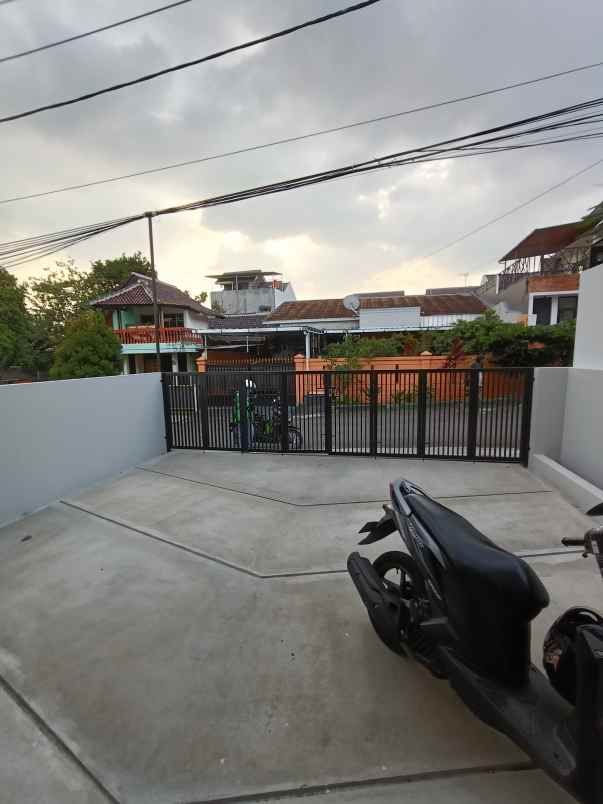 dijual rumah cihanjuang