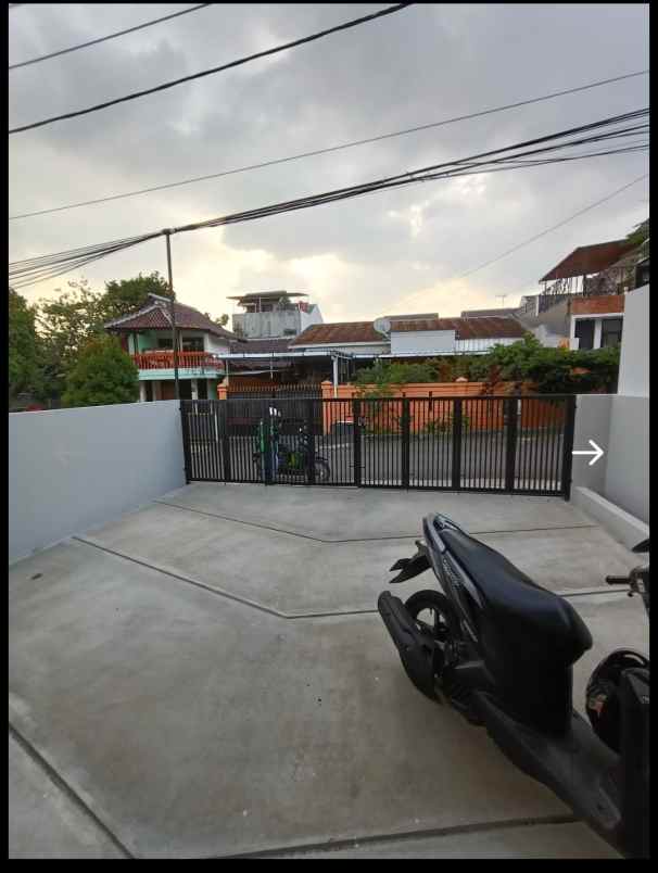 dijual rumah cihanjuang