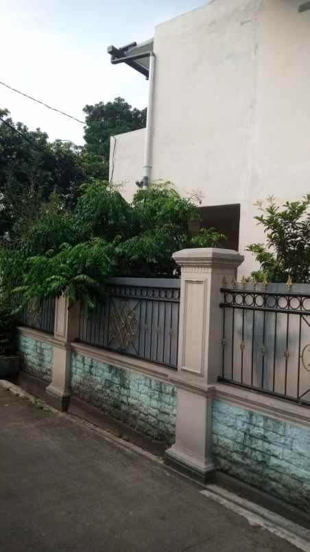 dijual rumah ciherang depok