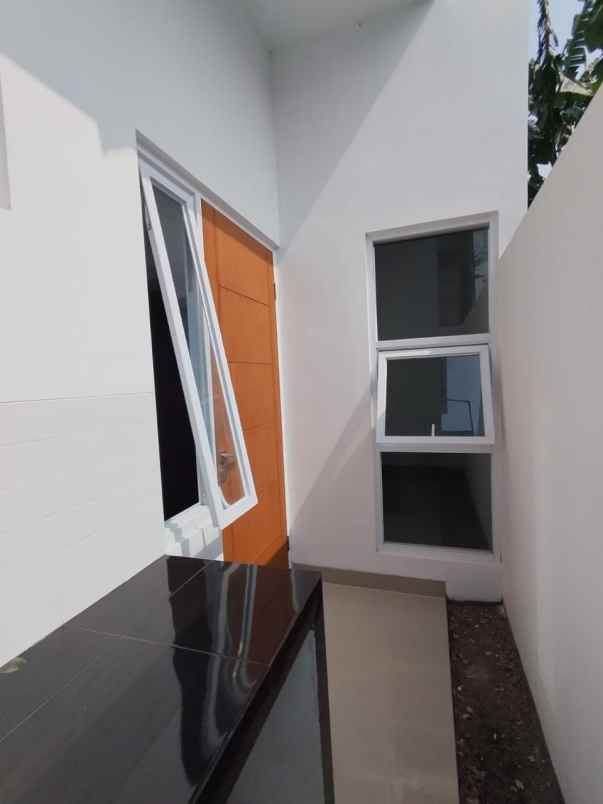 dijual rumah cijamil