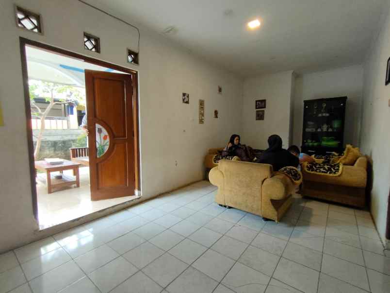 dijual rumah cilalung ciputat